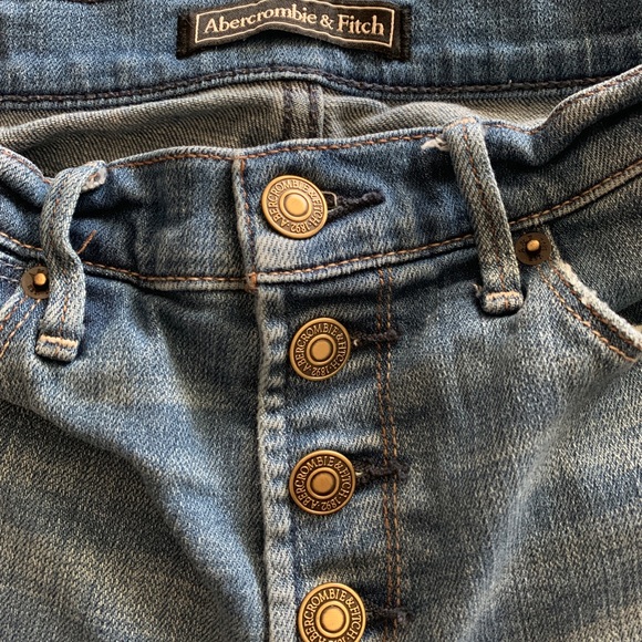 A&F Lightly Distressed Denim Jean Shorts - Picture 2 of 4